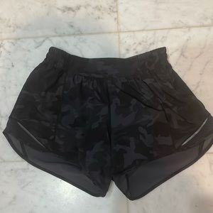 Lululemon Hotty Hot Shorts 4” Camo